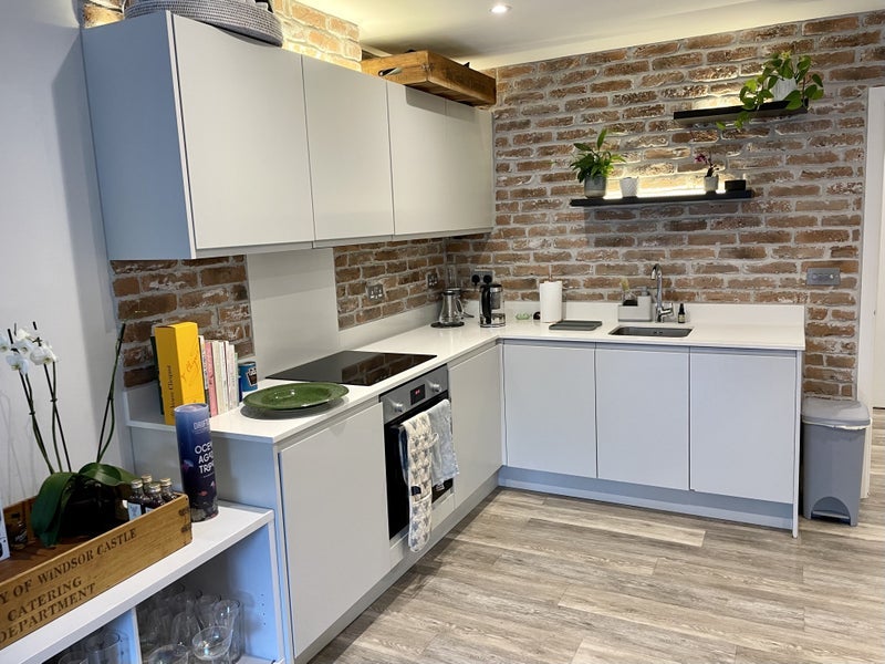 Room The Limes in Oakley Green