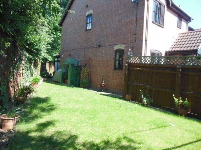 House Beresford Close in Milton Keynes
