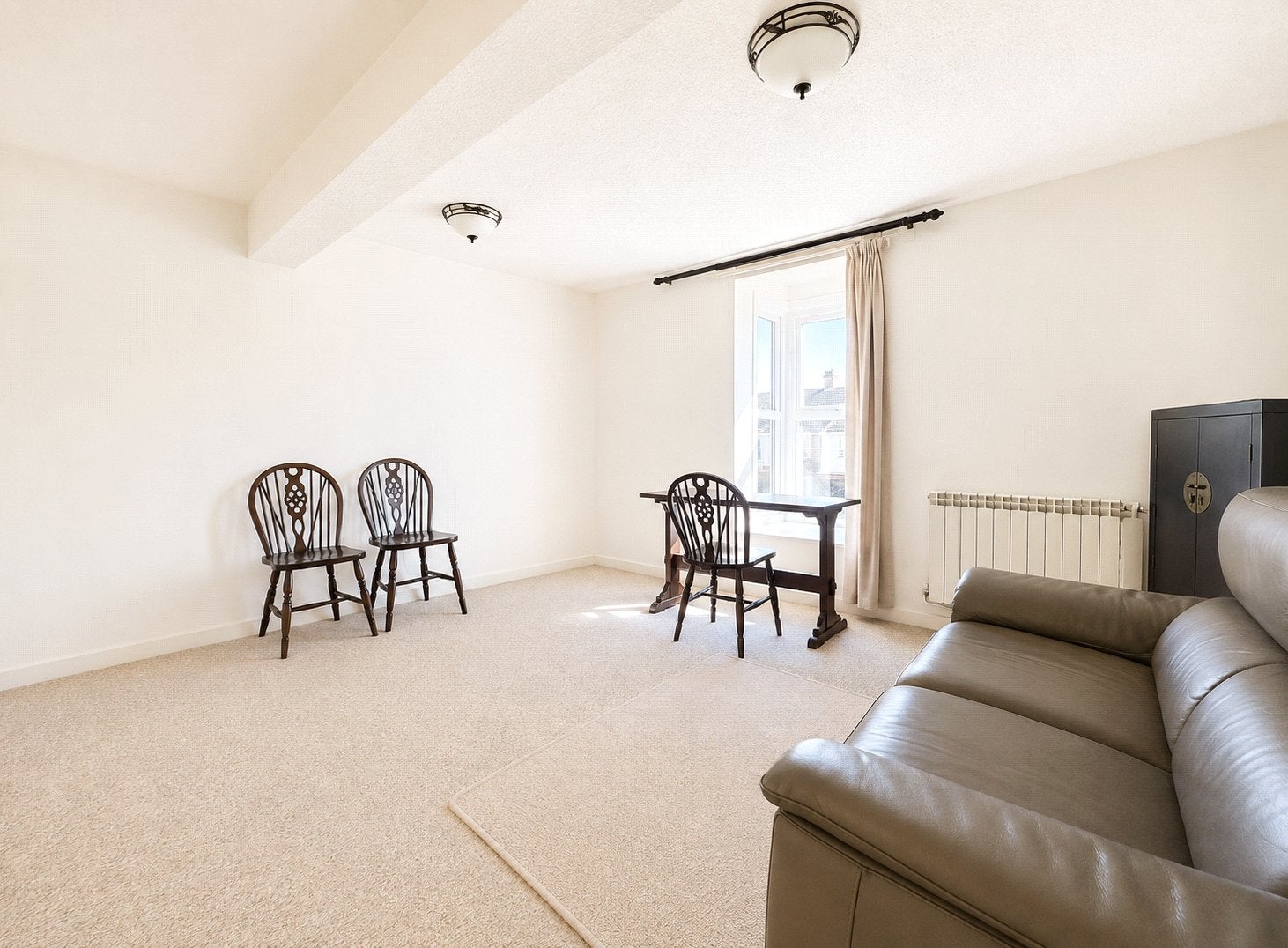 Flat Crondall Lane in Waverley
