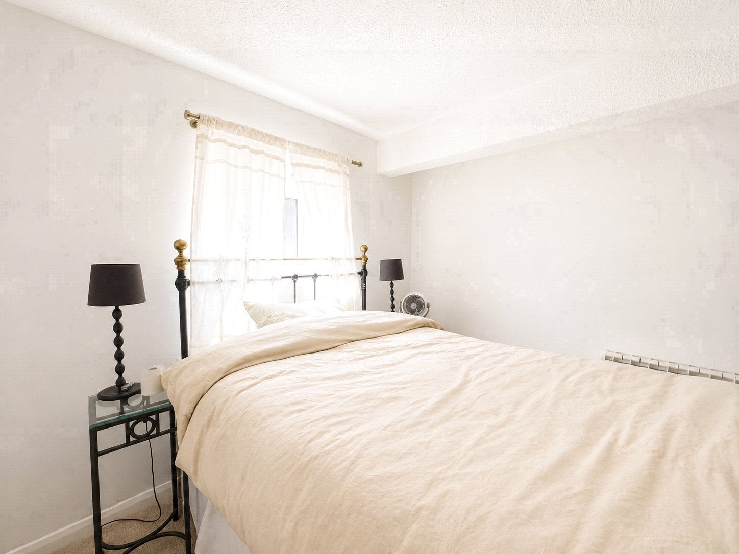 Flat Crondall Lane in Waverley