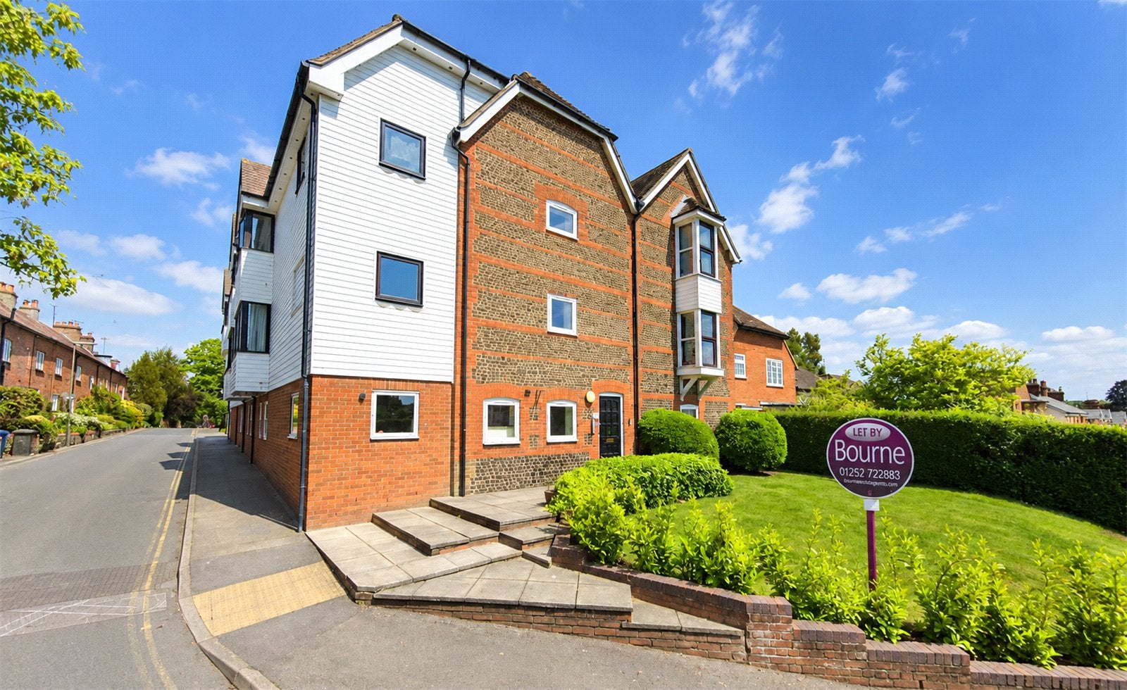 Flat Crondall Lane in Waverley