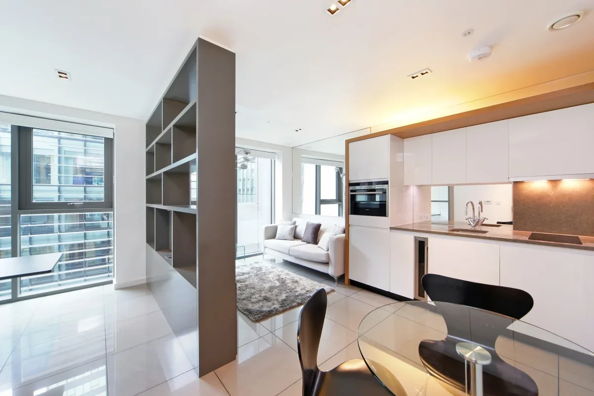 Flat Regent's Place Plaza in Greater London
