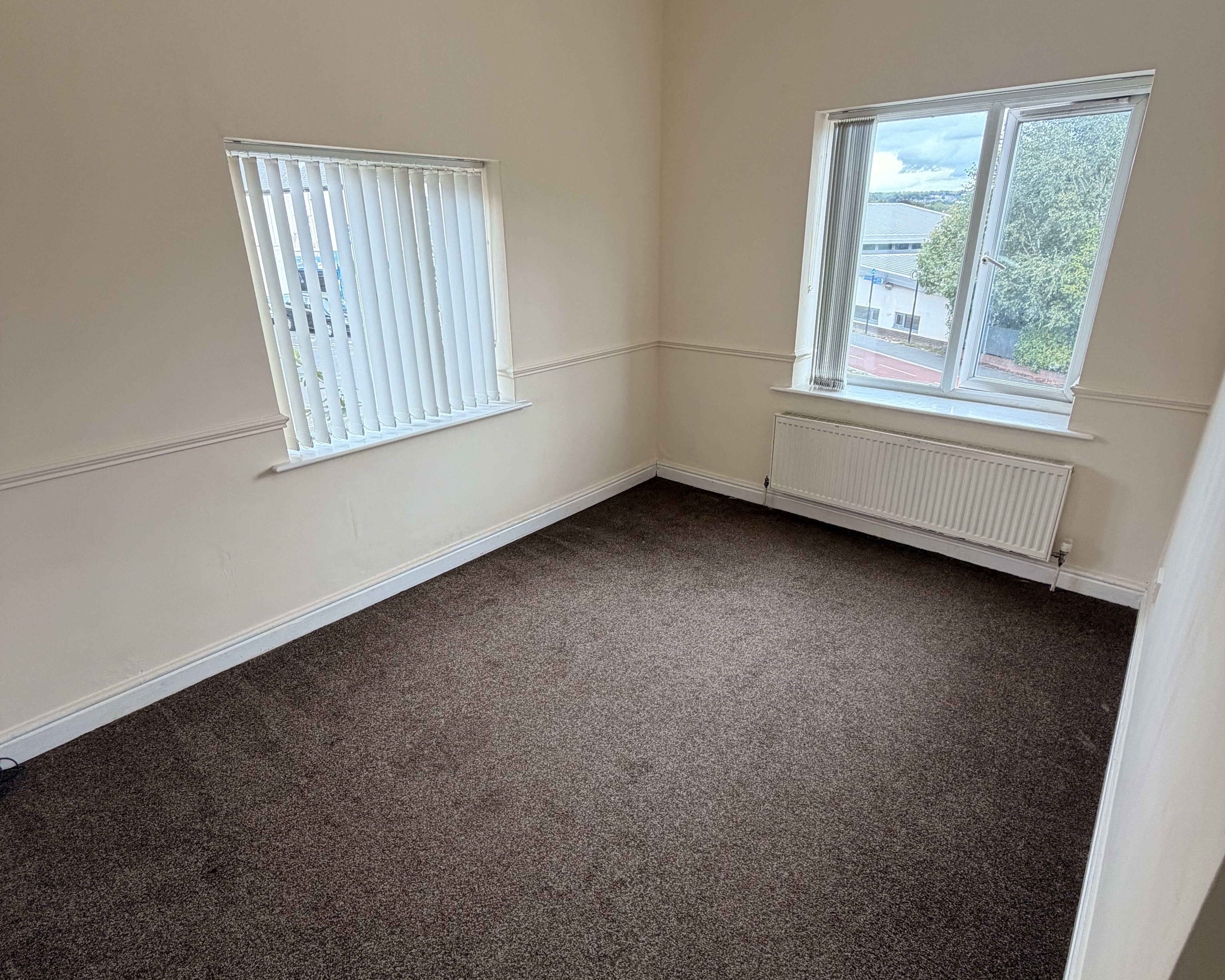 Flat Fieldhead Road in Sheffield