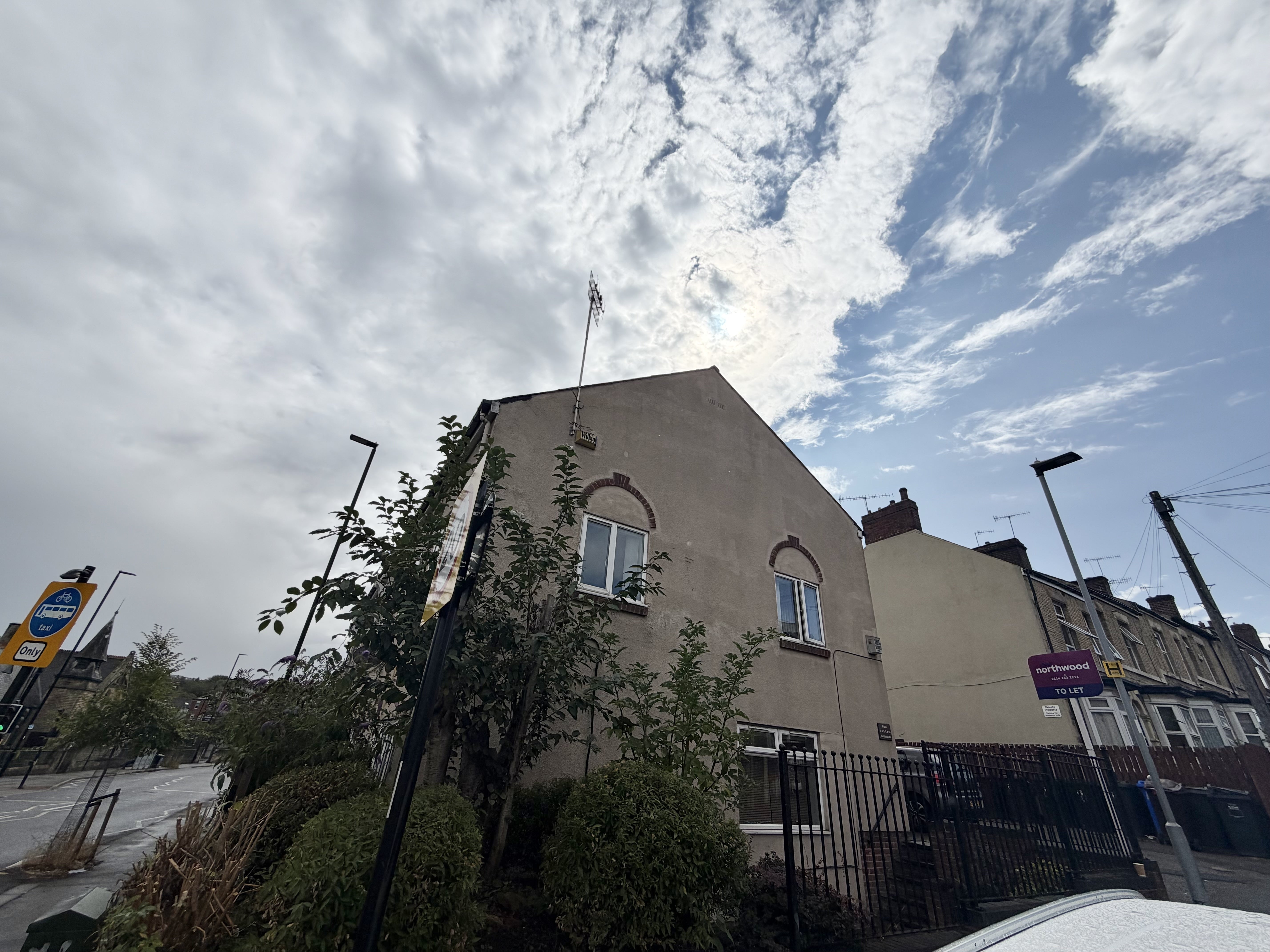 Flat Fieldhead Road in Sheffield