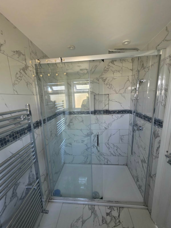 Room Kynaston Avenue in Greater London
