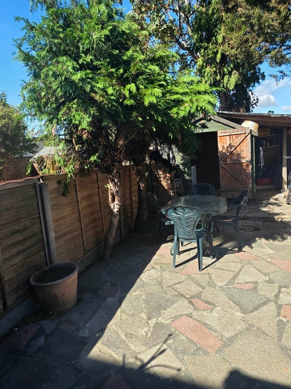 Room Kynaston Avenue in Greater London