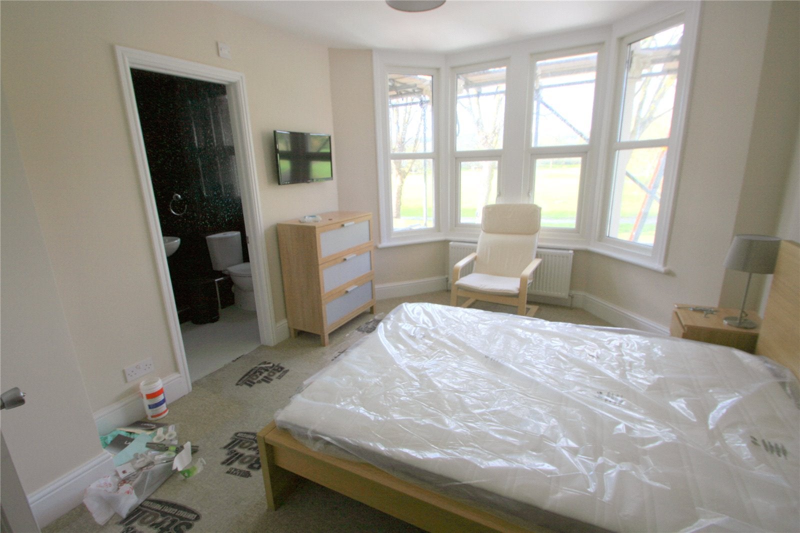 Room Ashton Road in Bristol