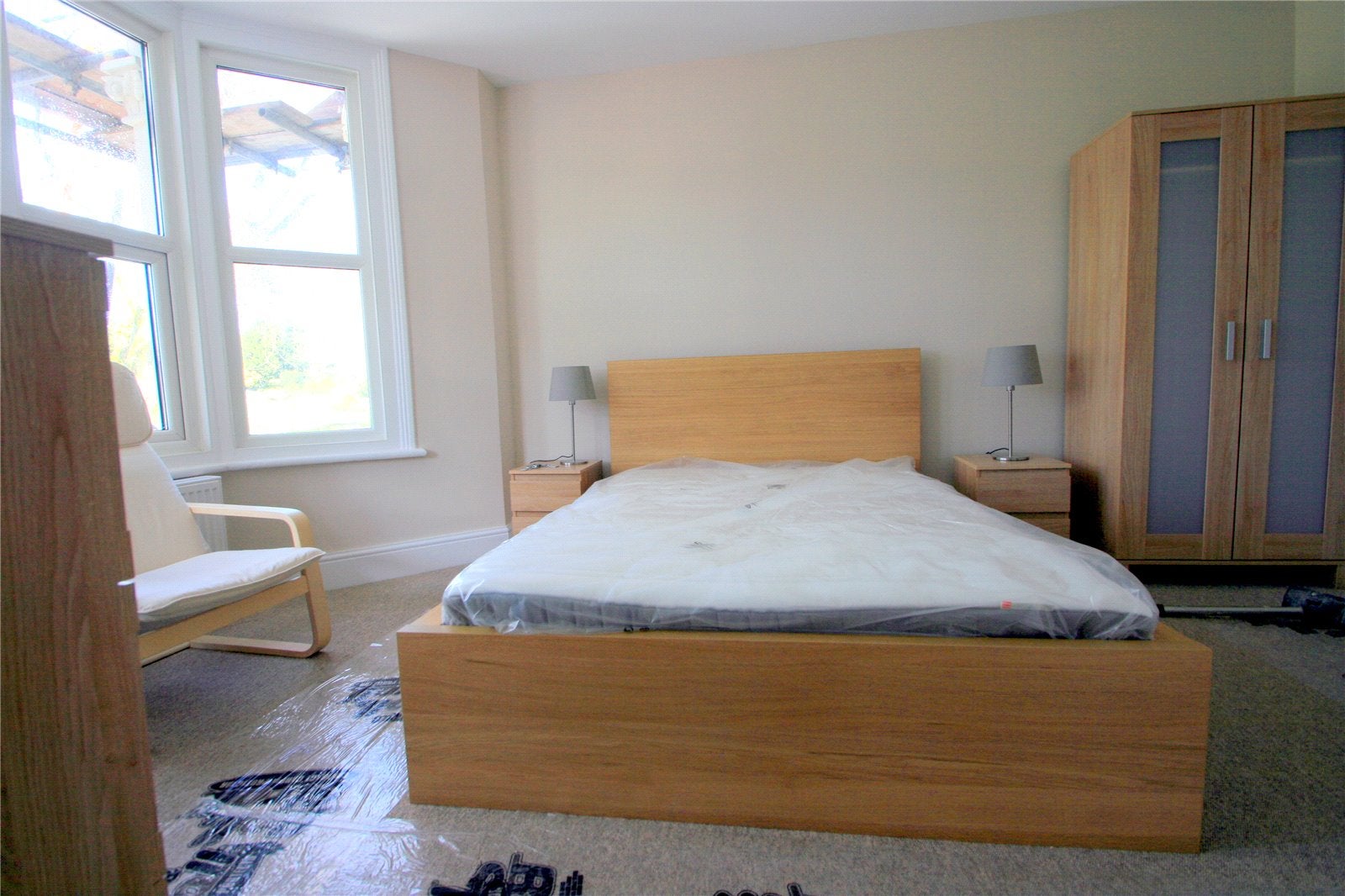 Room Ashton Road in Bristol
