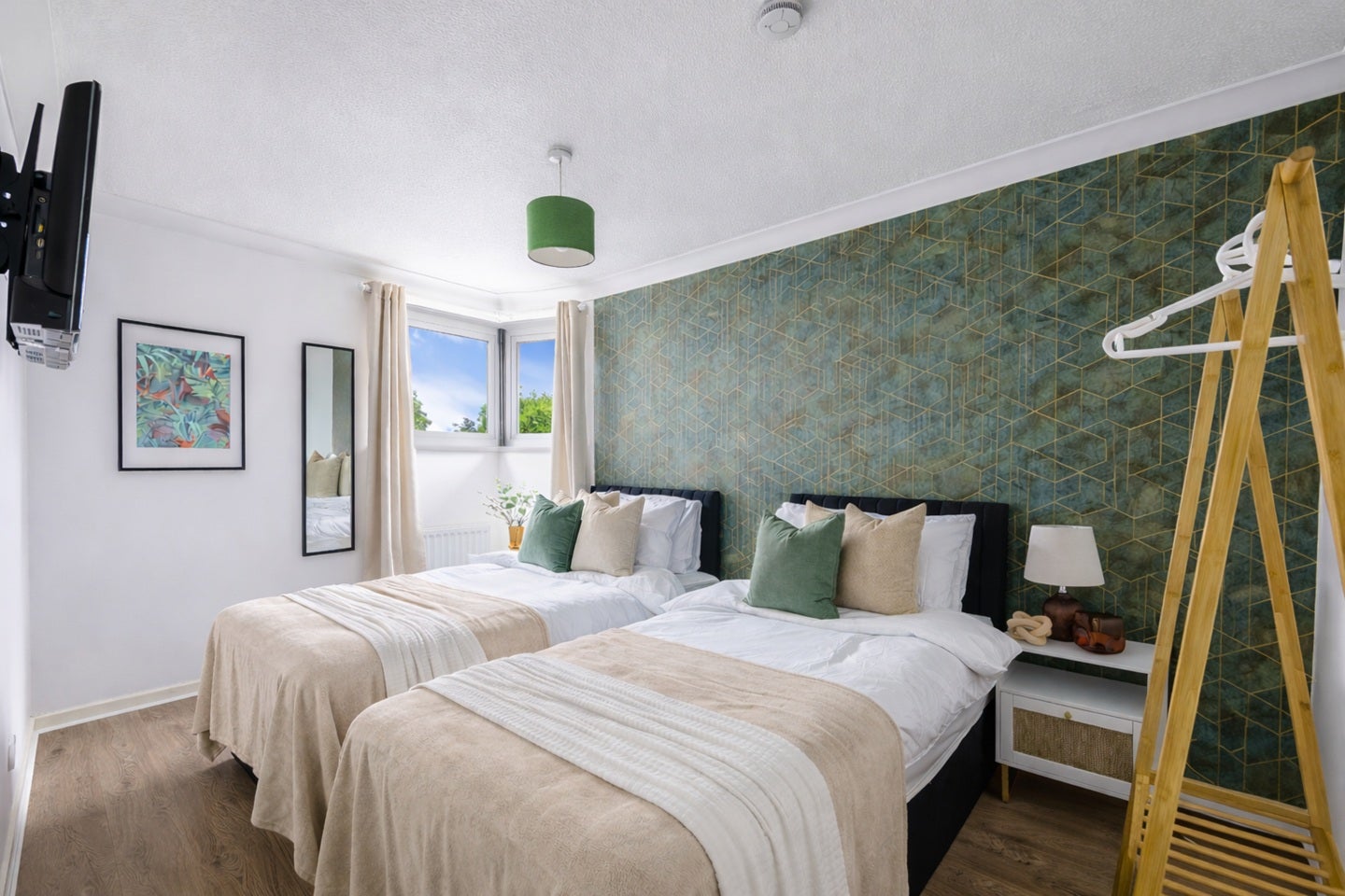 Flat Phillip Court in Milton Keynes