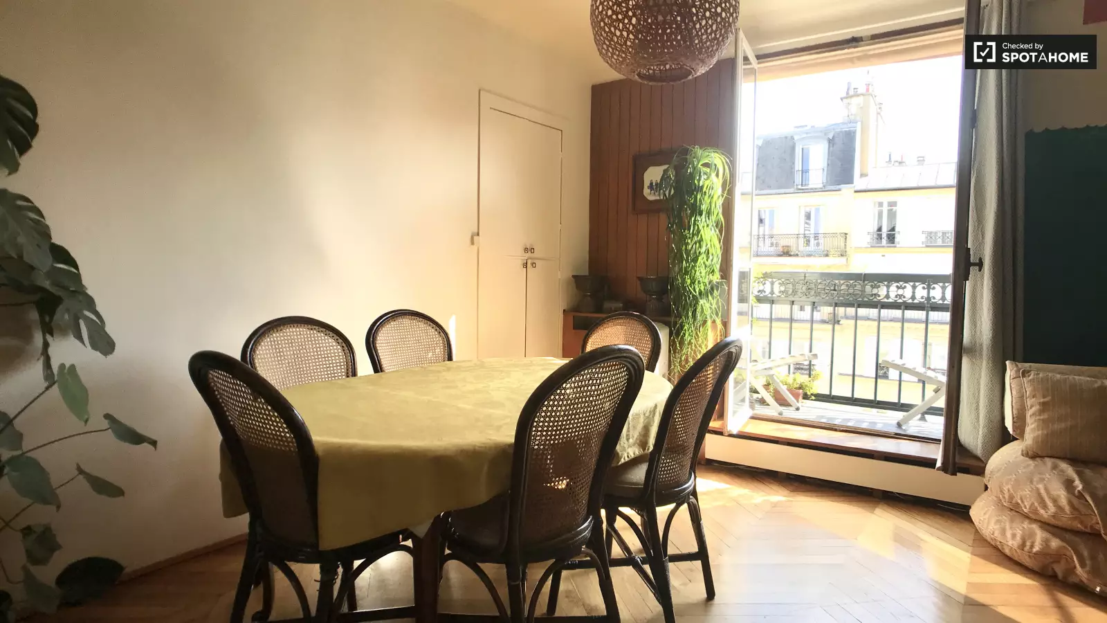 Appartement Rue Guy de la Brosse à Paris