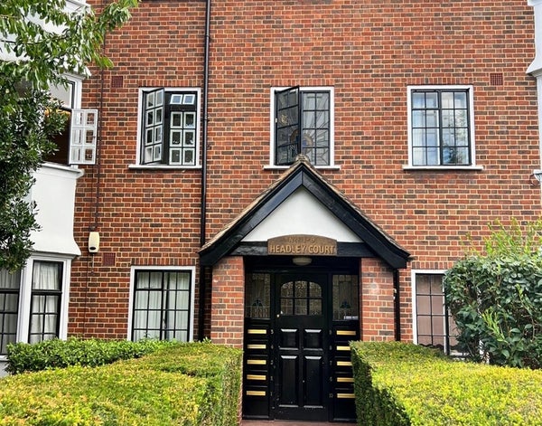 Flat Worple Road in London
