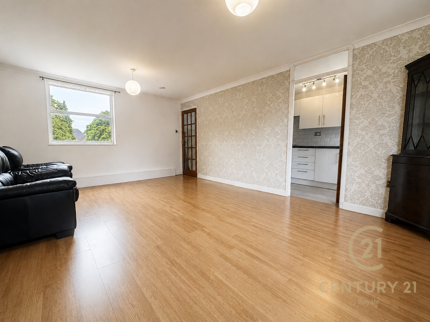 Flat Cumberland House in Greater London