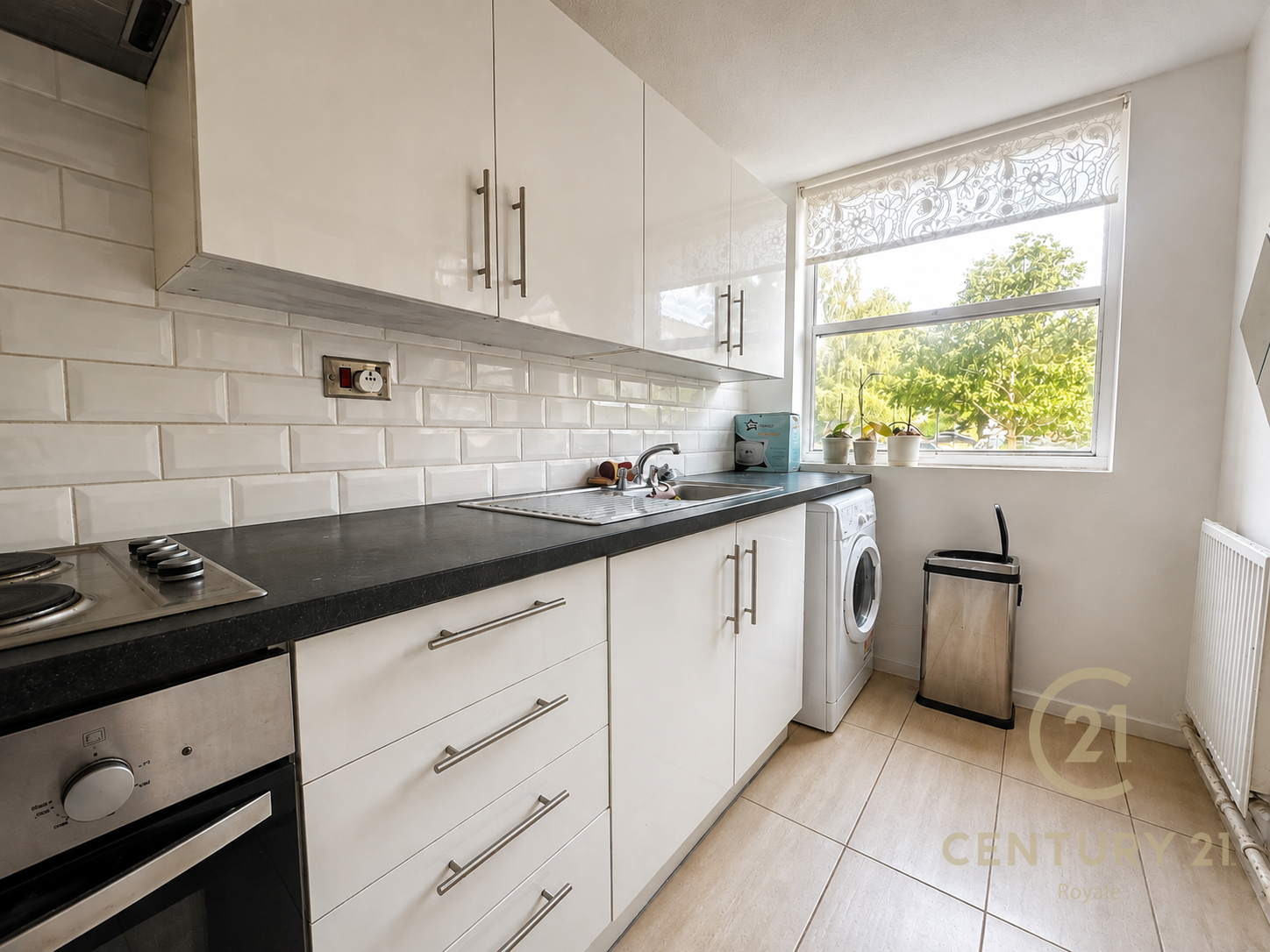 Flat Cumberland House in Greater London