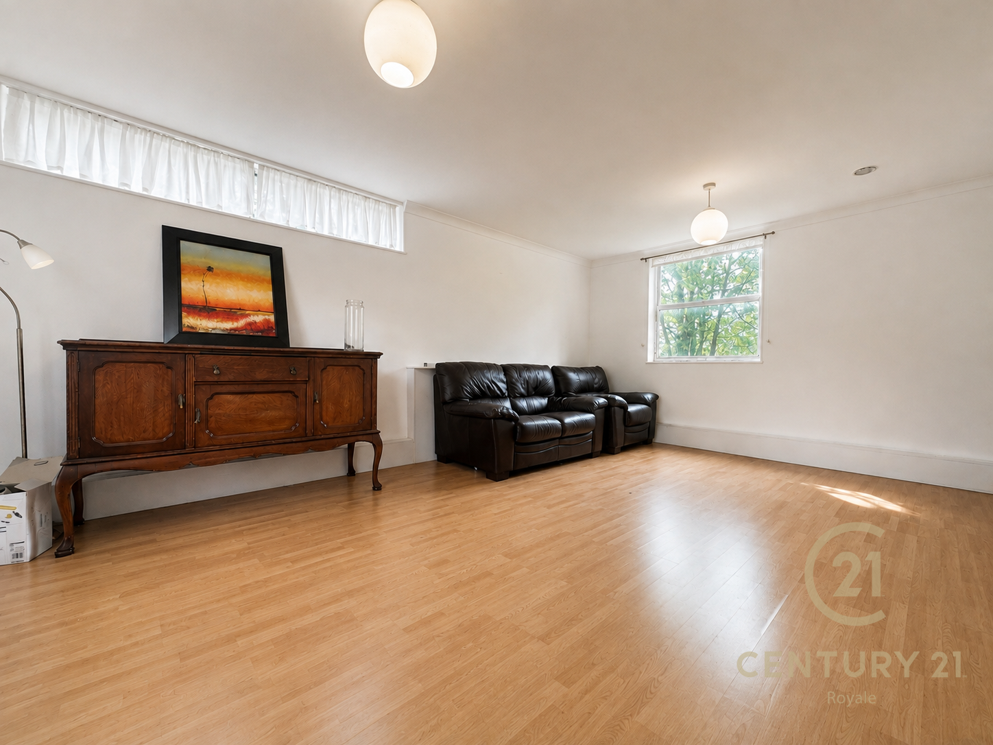 Flat Cumberland House in Greater London