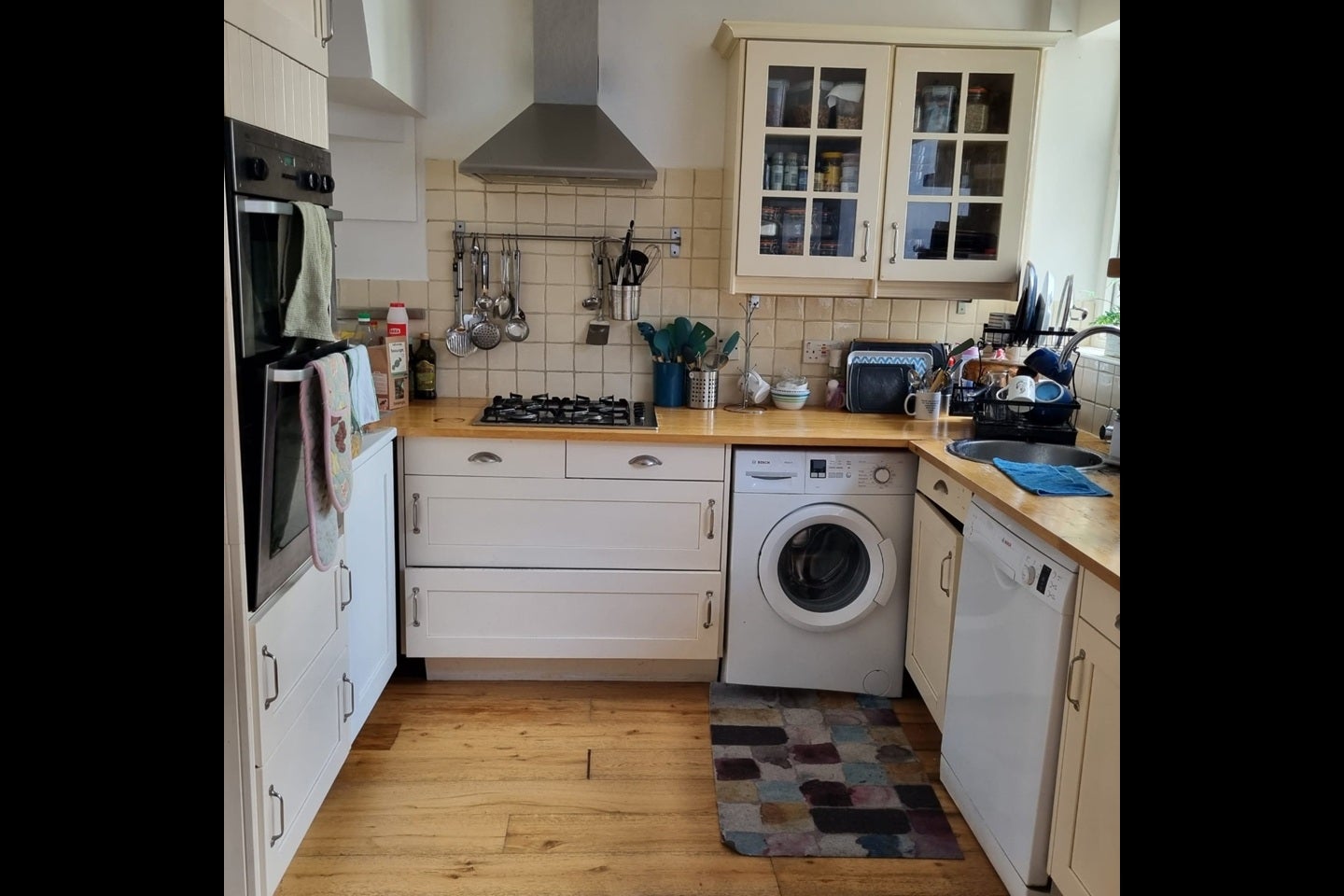 Room Lincoln Avenue in Greater London