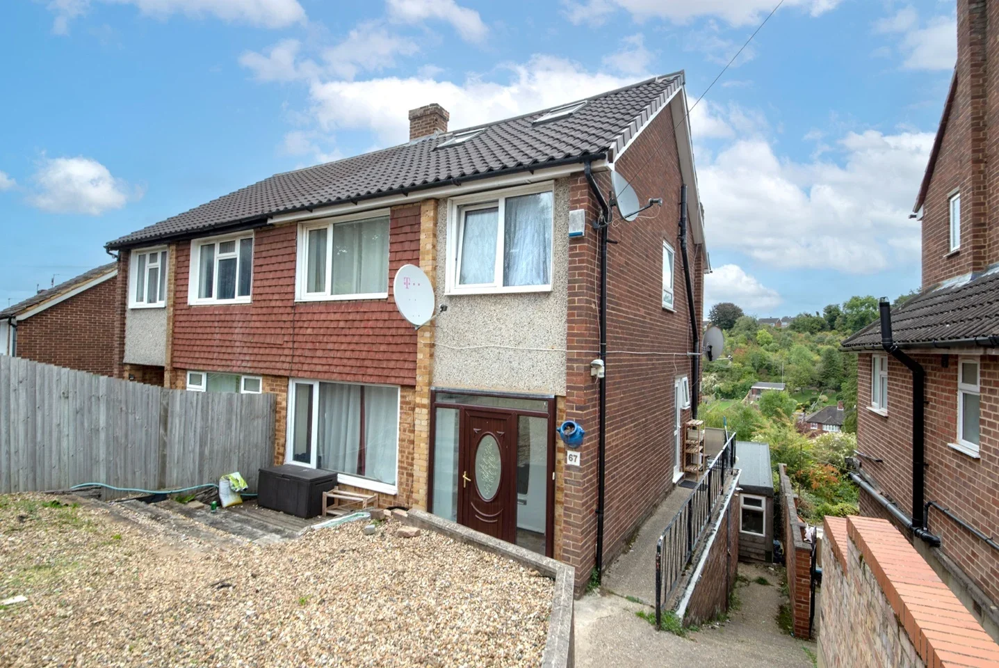 House Deeds Grove in High Wycombe