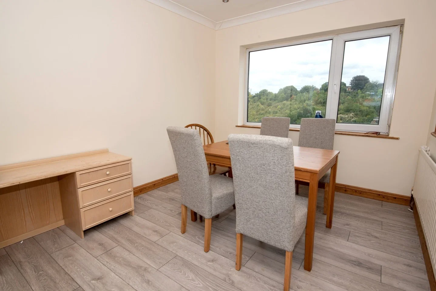 House Deeds Grove in High Wycombe