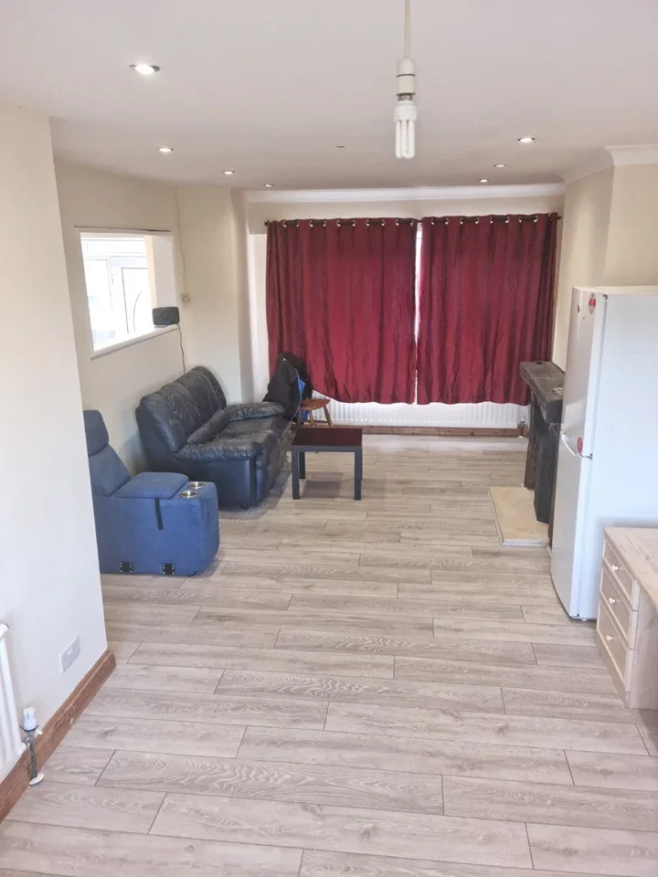 House Deeds Grove in High Wycombe