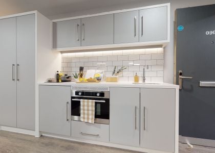 Room Silicon Way in Greater London