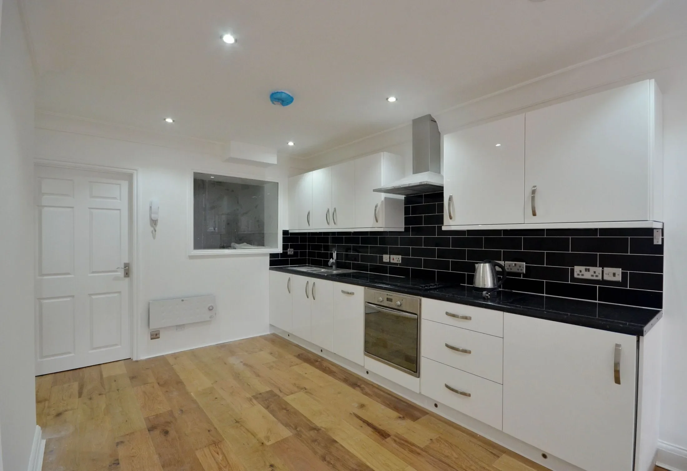 Flat Millbrook in Guildford