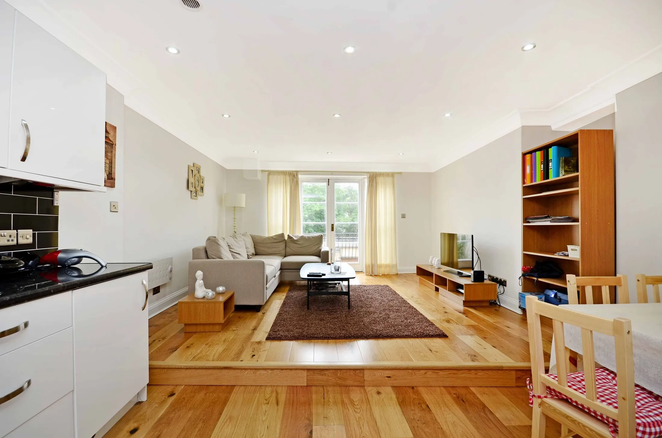 Flat Millbrook in Guildford