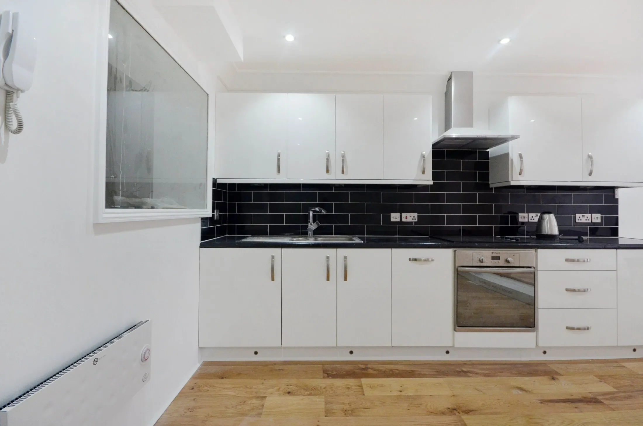 Flat Millbrook in Guildford