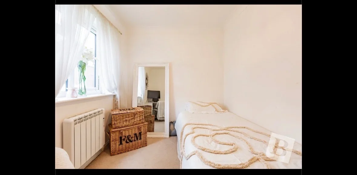 Flat Dickens Drive in Basildon