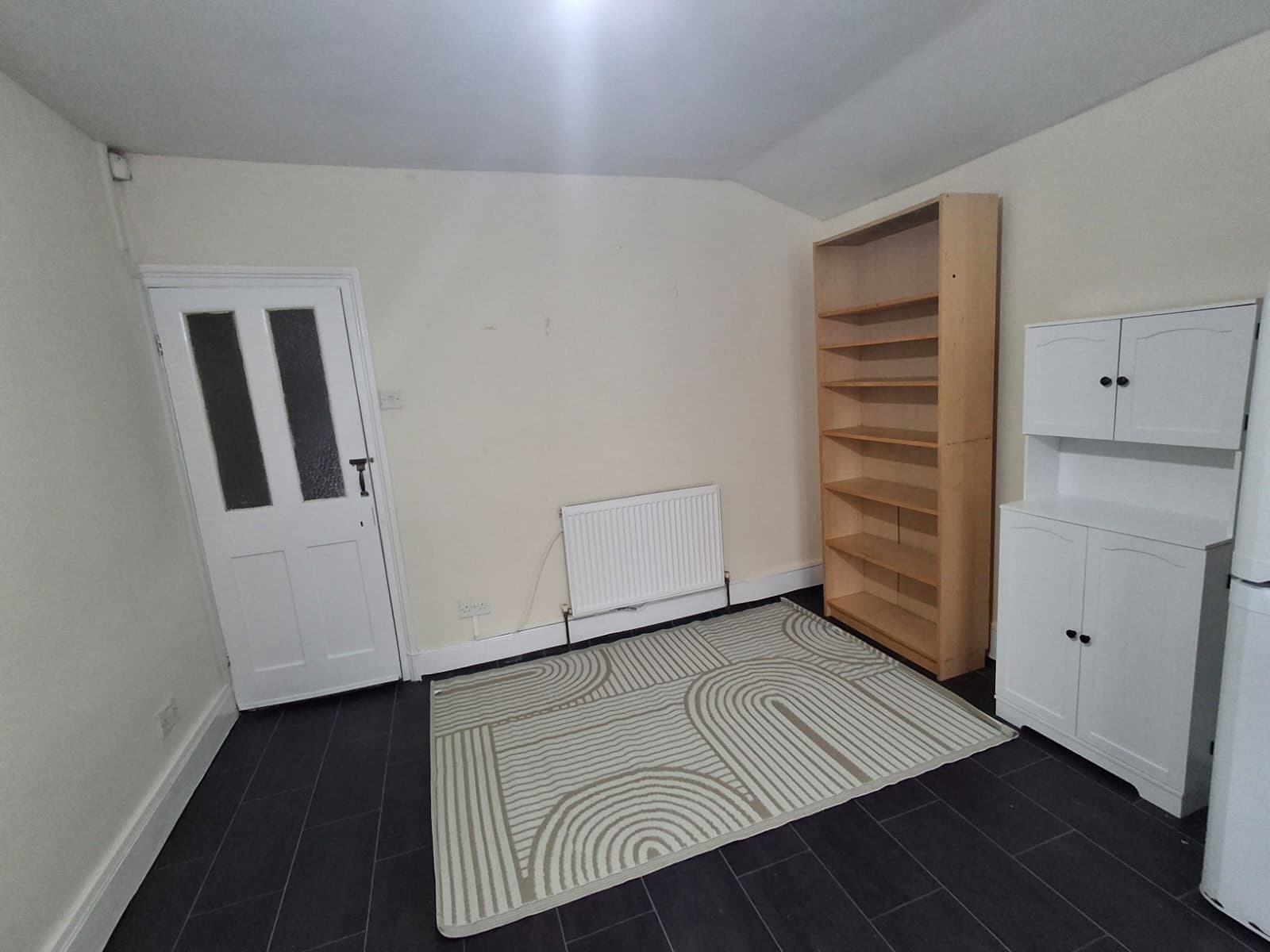 Flat Glebe Crescent in Chelmsford