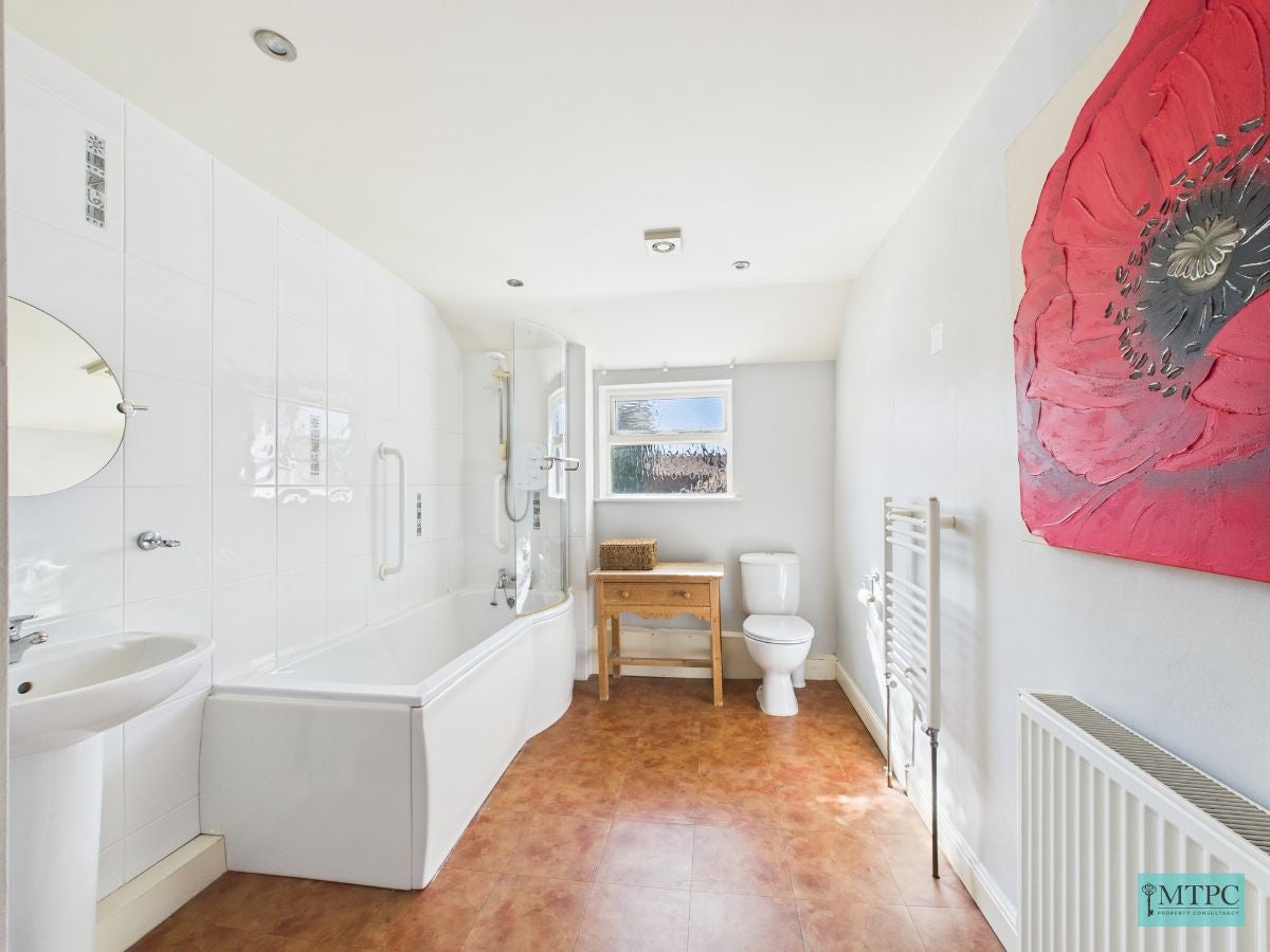 Room Flaxton Road in Strensall