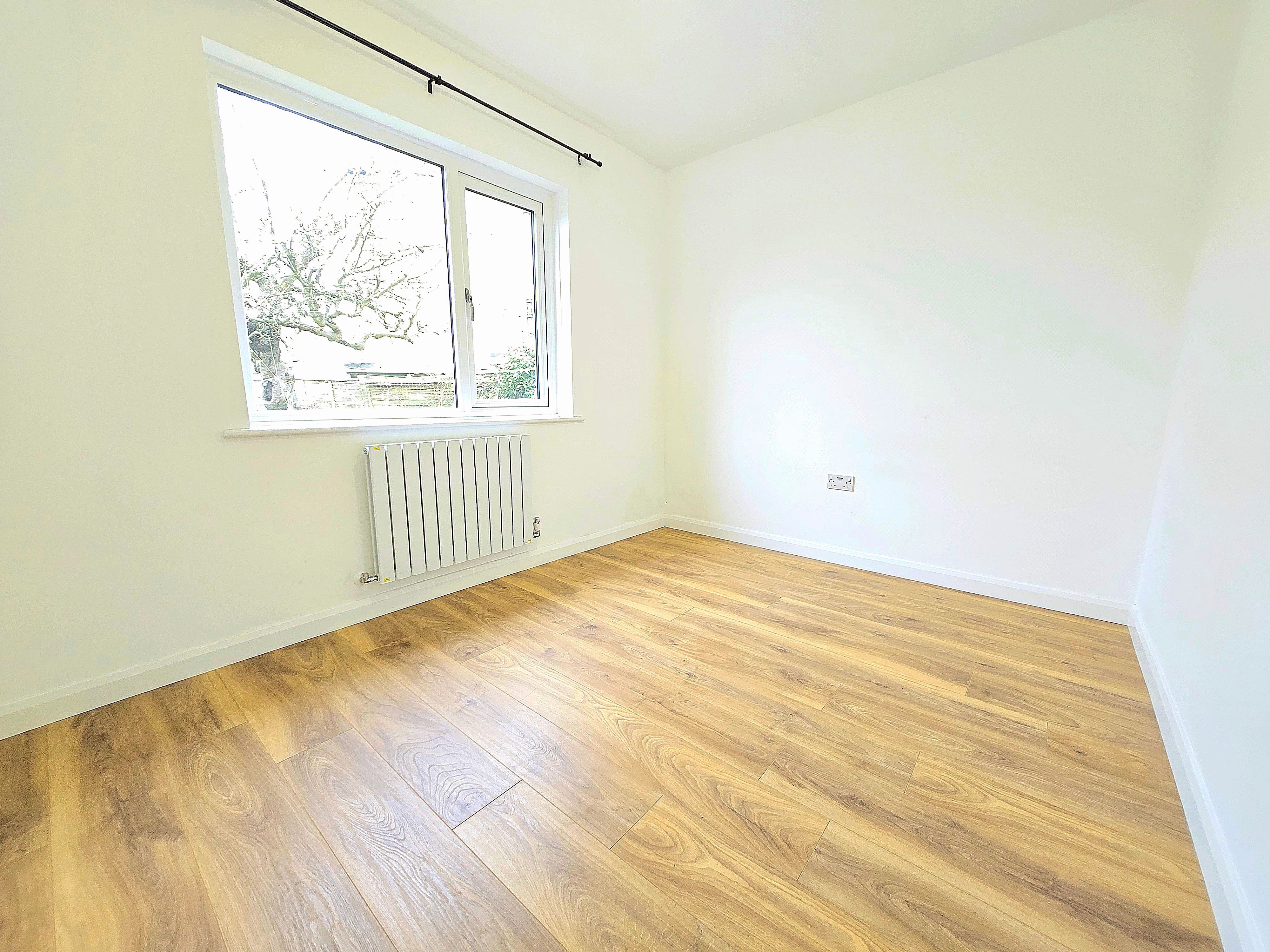 House Wingfield Way in Greater London
