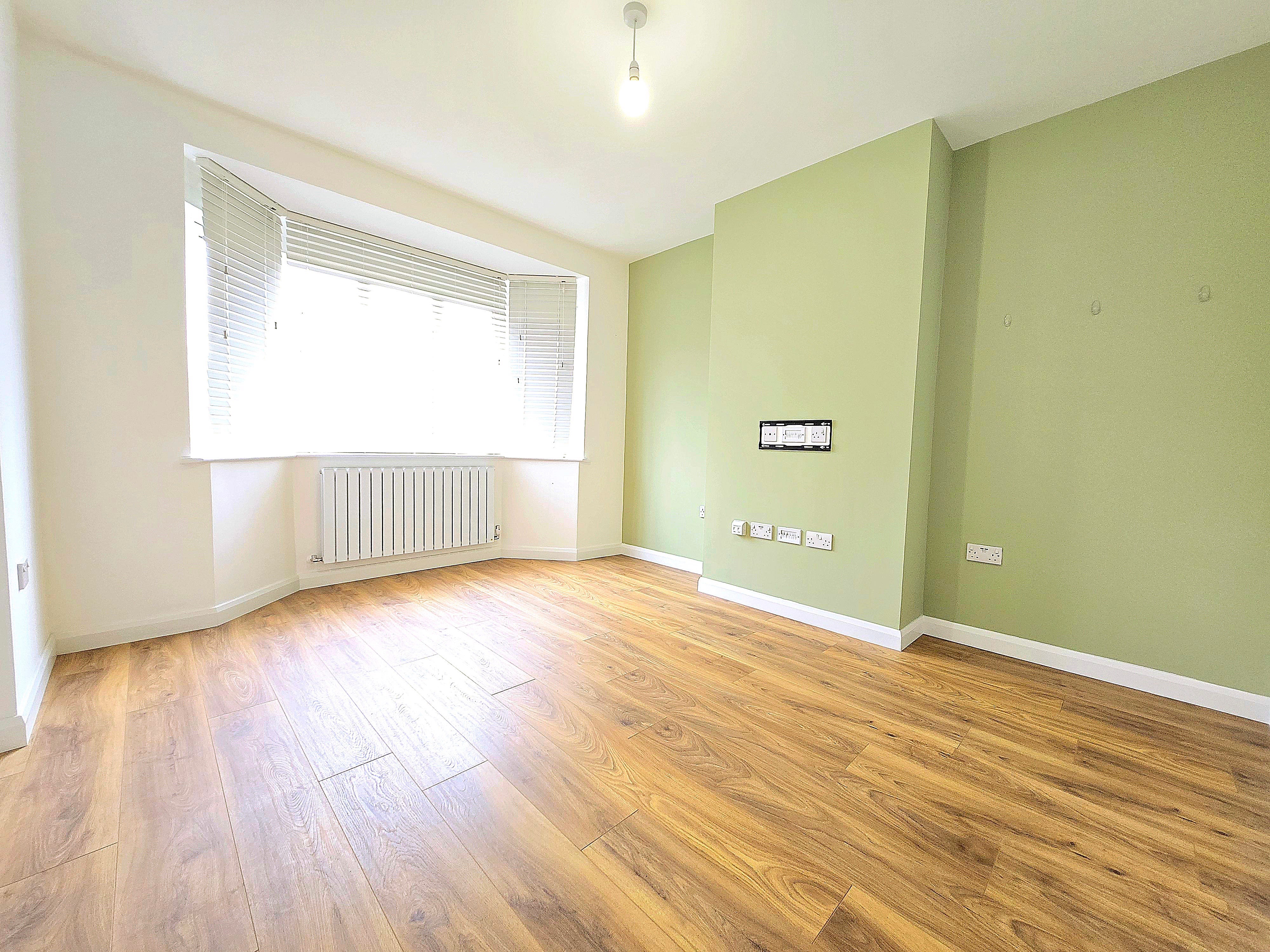 House Wingfield Way in Greater London