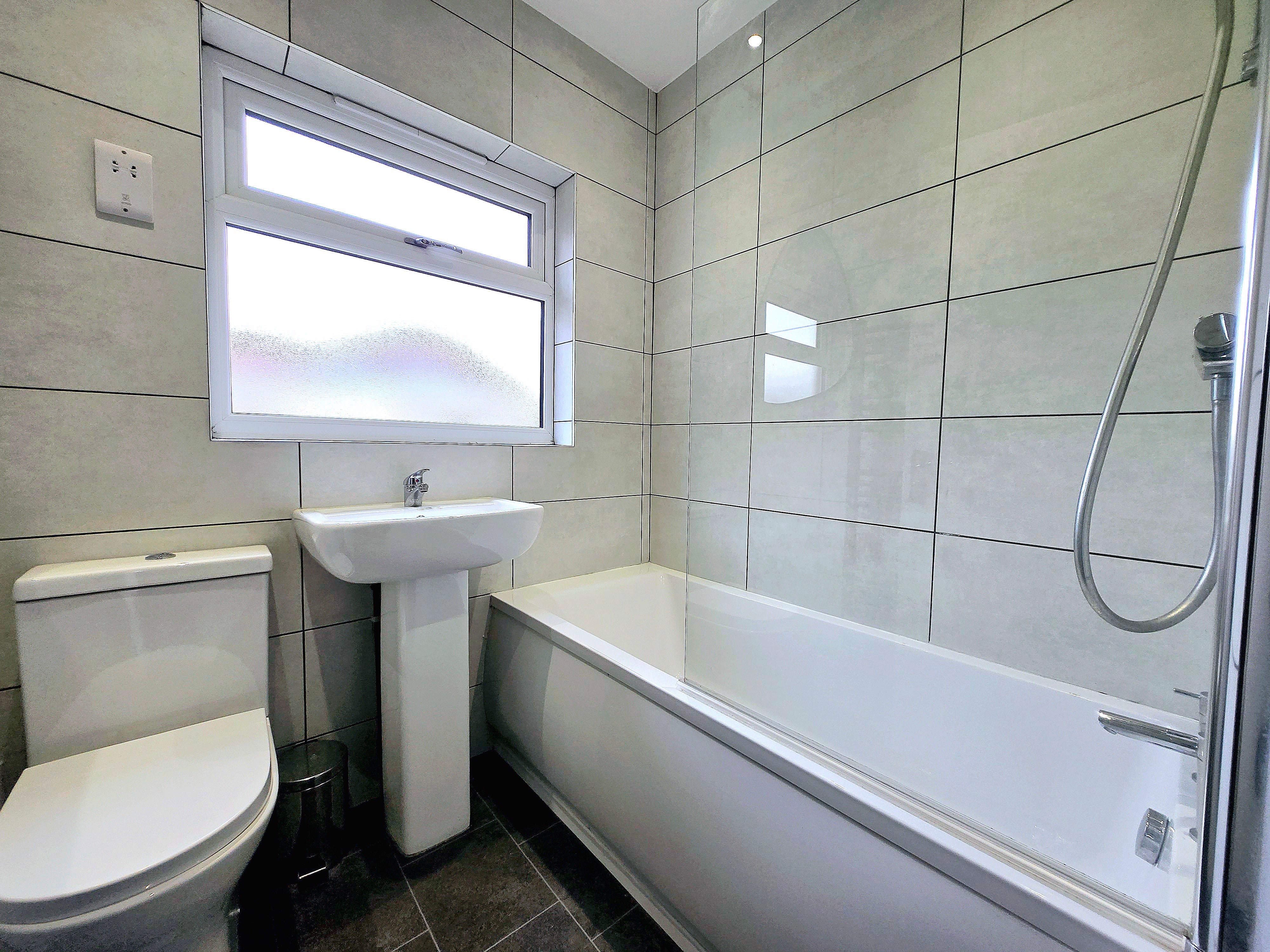 House Wingfield Way in Greater London