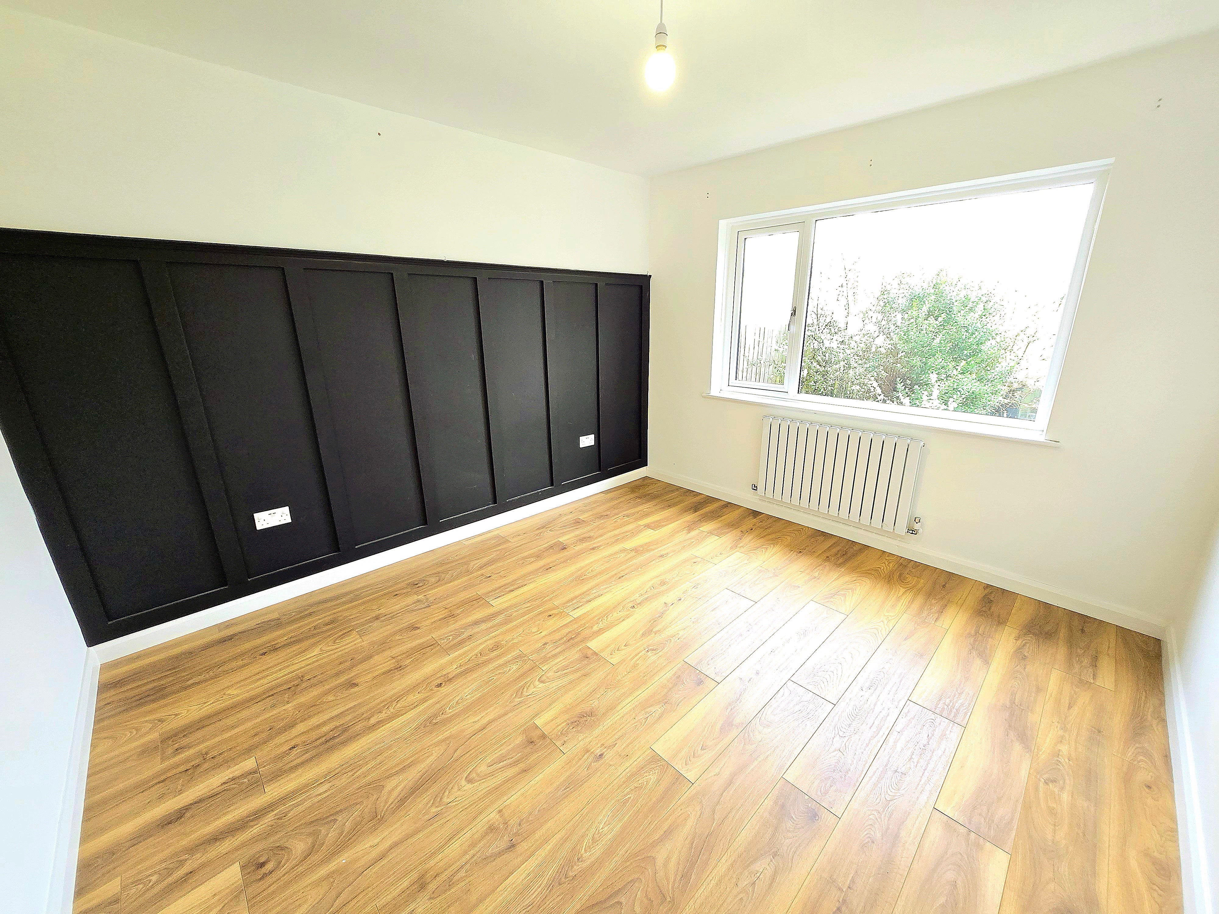 House Wingfield Way in Greater London