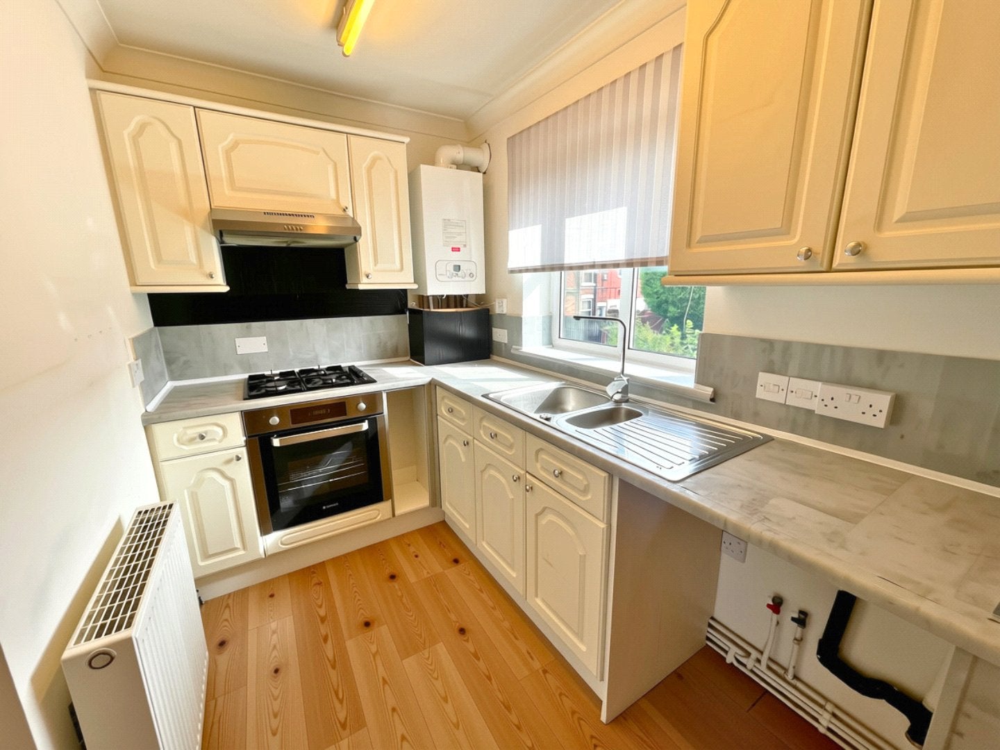 Room Ashford Avenue in Stockport
