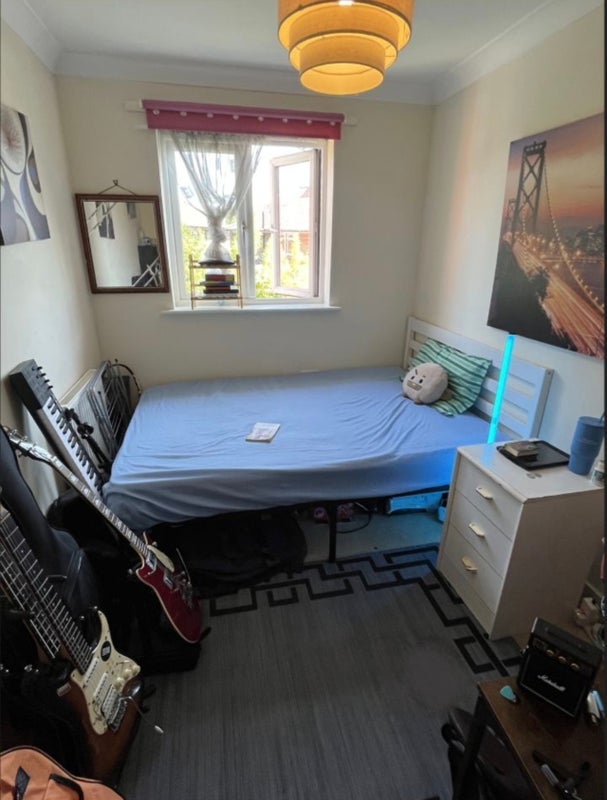Room Medhurst Drive in Greater London