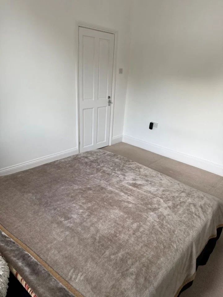 Room Stroud Road in Greater London