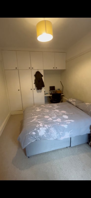 Room Haven Green in Greater London