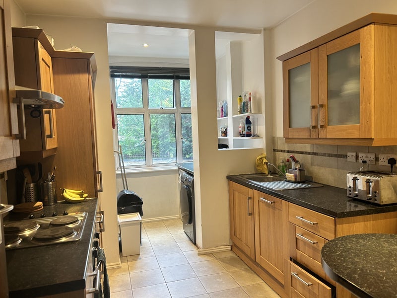 Room Haven Green in Greater London