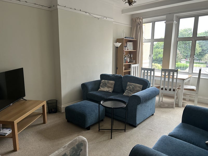 Room Haven Green in Greater London