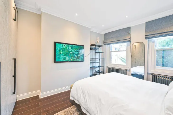 Flat Fellows Road in Greater London