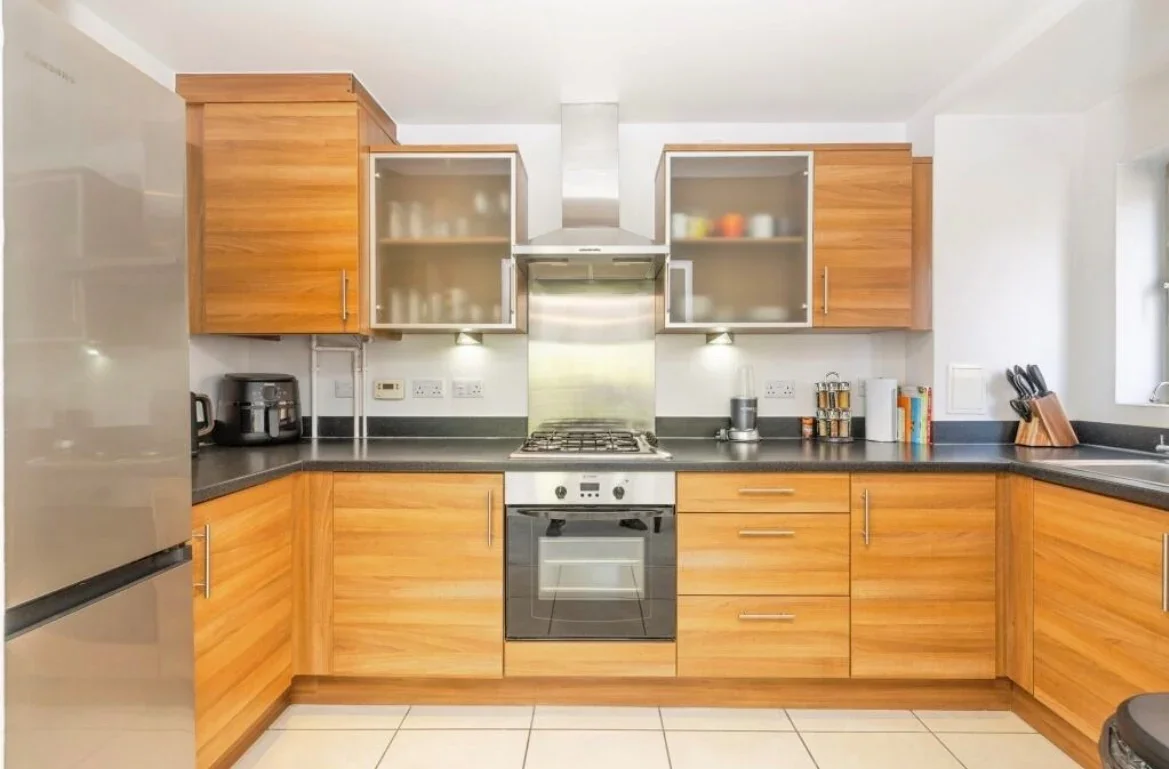 Flat Raven Close in Watford