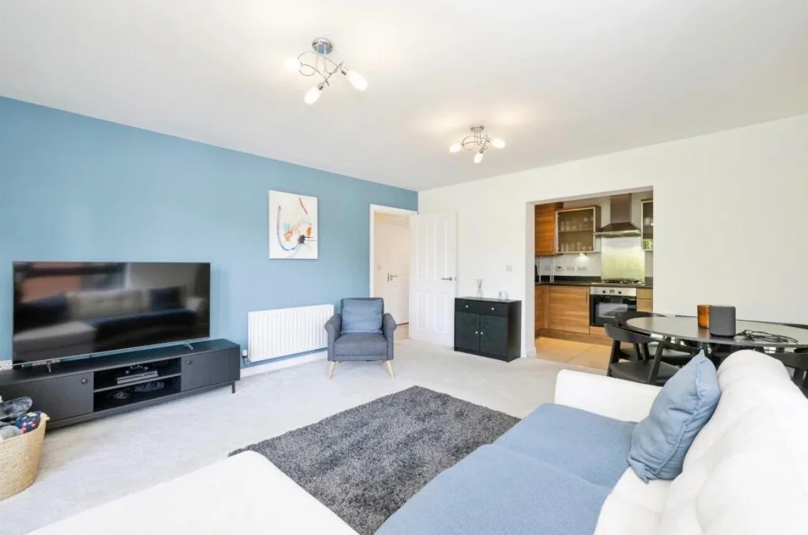 Flat Raven Close in Watford