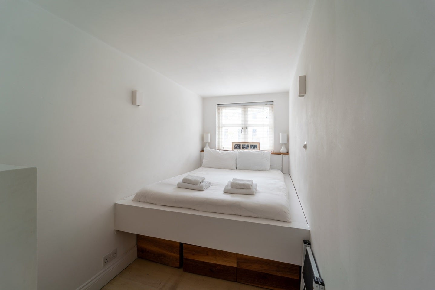 Flat Harrow Road in City of Westminster