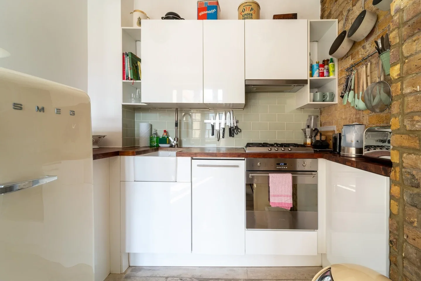 Flat Harrow Road in City of Westminster