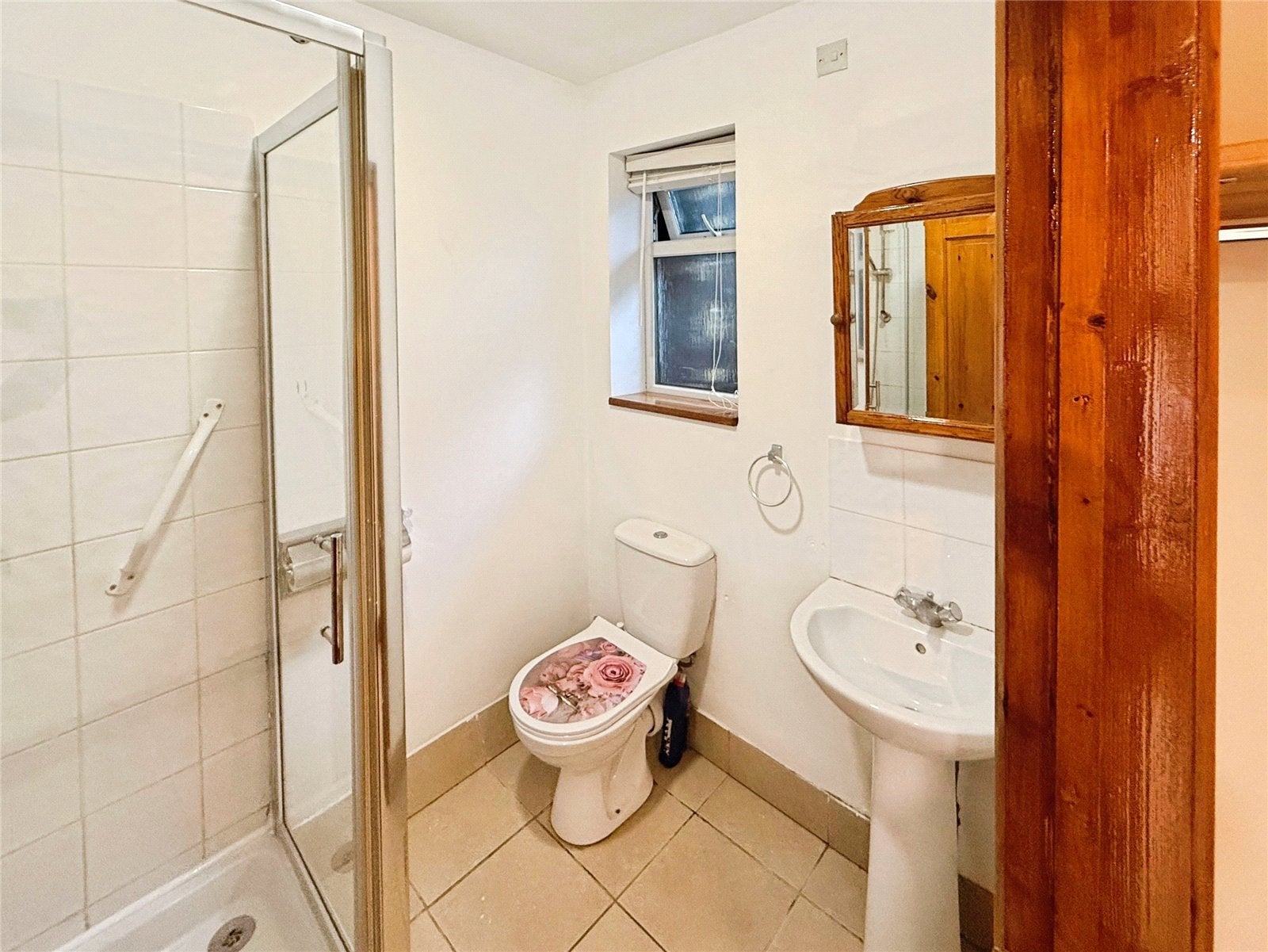 House Hart Dene Court in Surrey Heath