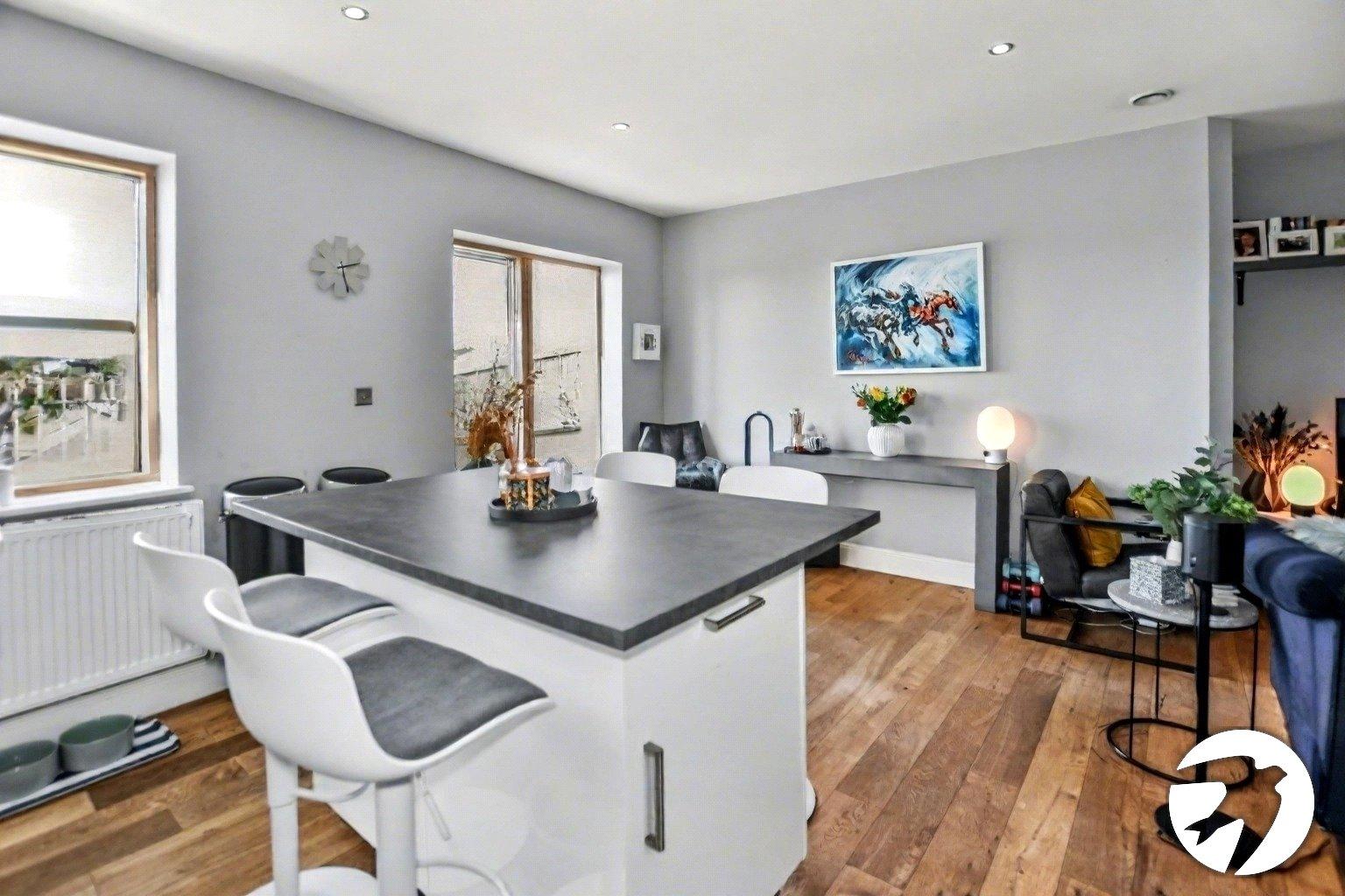 Flat Upper Wickham Lane in Greater London