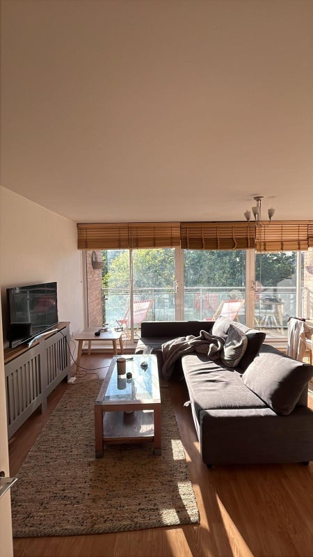 Room Goldsmiths' Row in Greater London