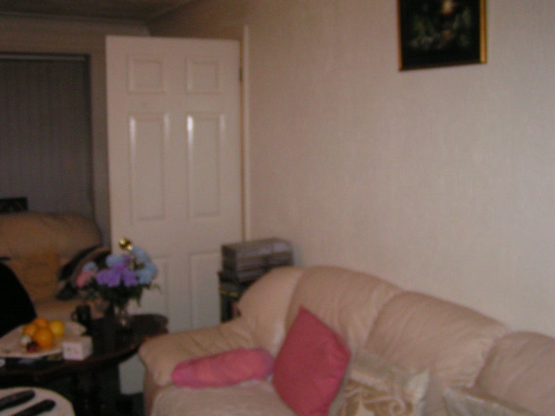Room Round Wood Close in Cardiff