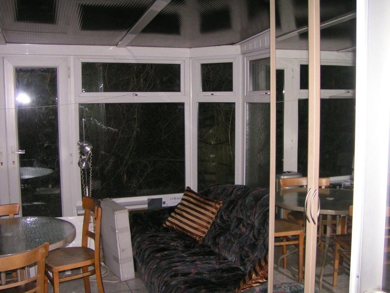 Room Round Wood Close in Cardiff