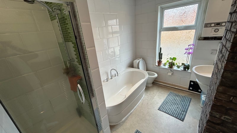 Room Shakerley Road in Tyldesley